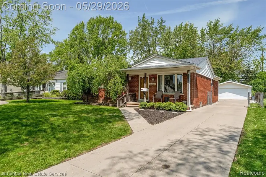 22801 Lake, Saint Clair Shores, MI 48082 - #2
