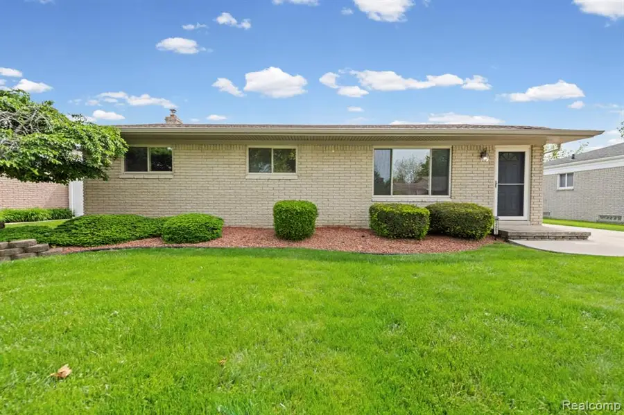 24503 Crescent, Woodhaven, MI 48183 - #2