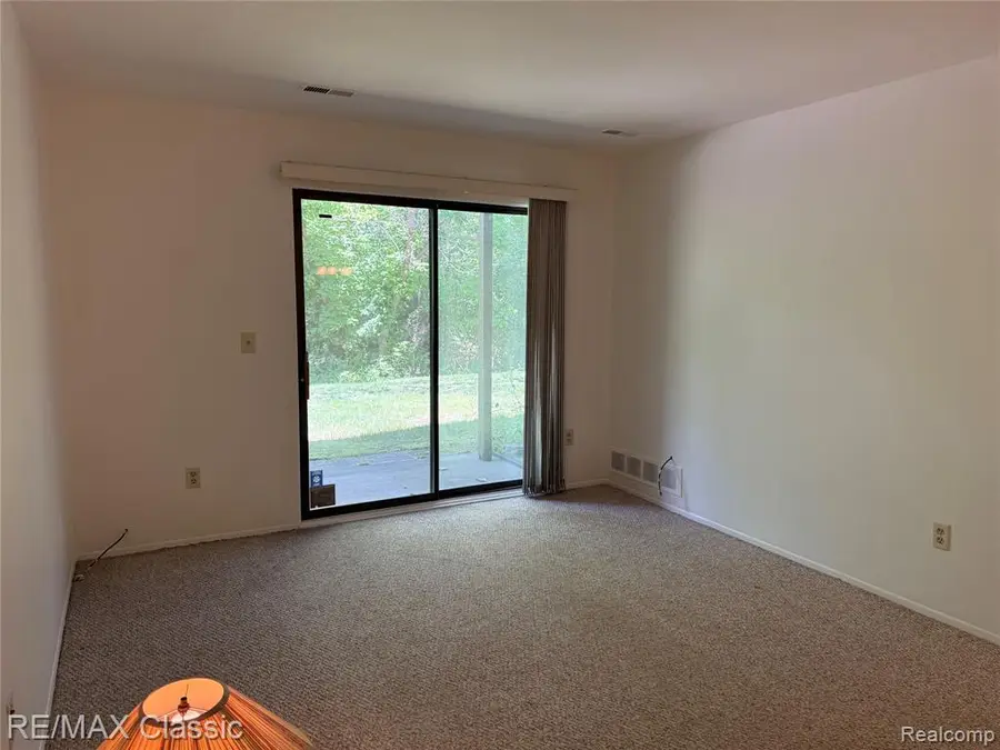7806 Manor #103, Westland, MI 48185 - #3