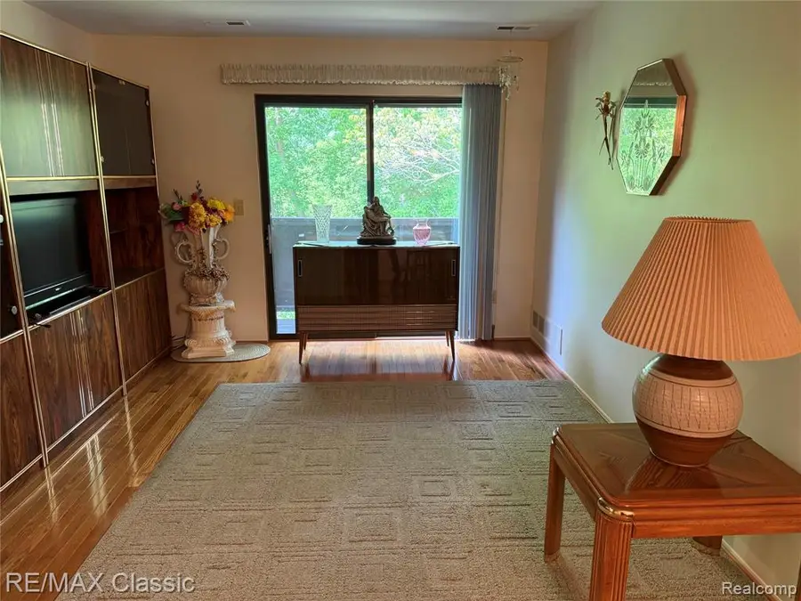 7806 Manor #203, Westland, MI 48185 - #2