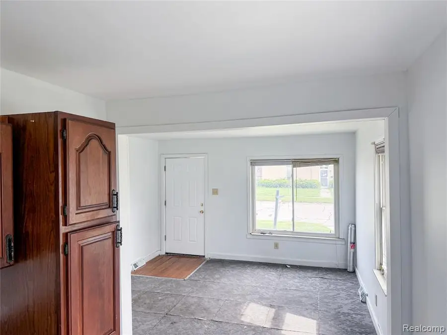 2266 John B, Warren, MI 48091 - #3