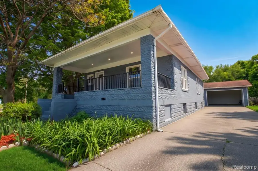 3280 E Atherton, Burton, MI 48529 - #2