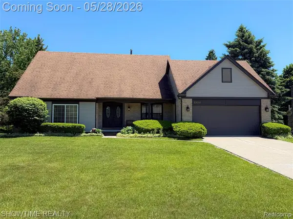 23010 Willowbrook, Farmington, MI 48335