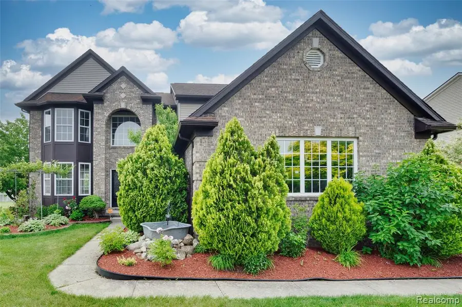 6330 Sadie Lane, Belleville, MI 48111 - #2