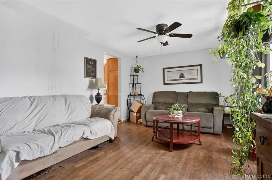 4111 Risedorph, Burton, MI 48509 - #3