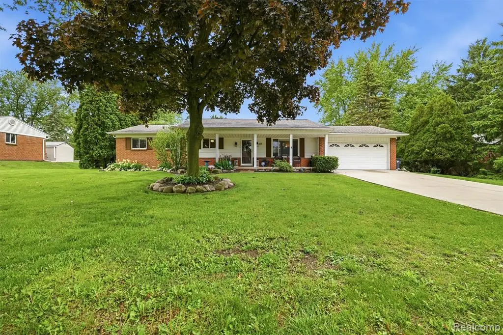 184 Carter, Troy, MI 48098 - #1