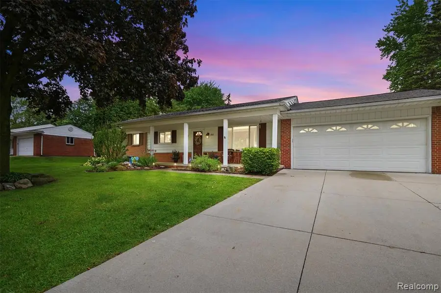 184 Carter, Troy, MI 48098 - #3