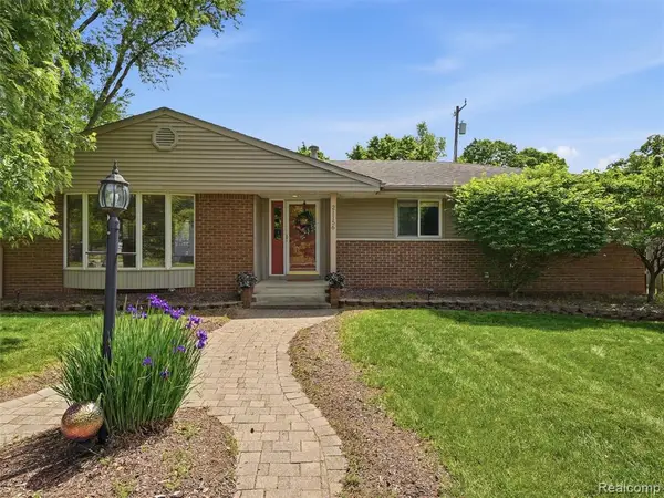 21156 Robinson, Farmington, MI 48336