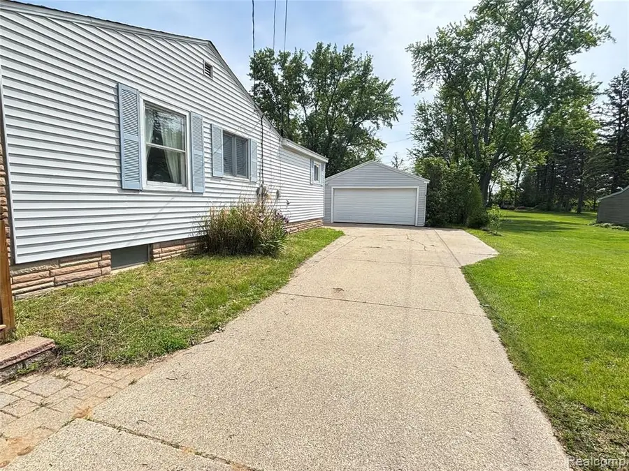1147 Jay, Waterford, MI 48327 - #3