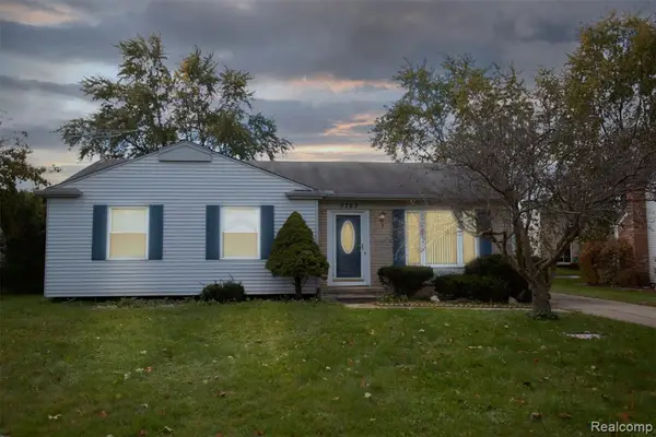 5783 Williamsburg, Waterford, MI 48327