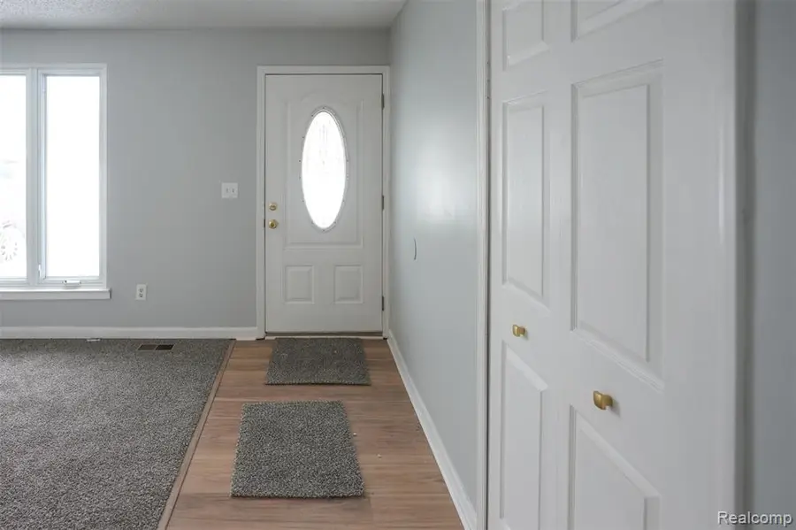 5783 Williamsburg, Waterford, MI 48327 - #2