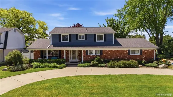 52448 Belle Arbor, Utica, MI 48316