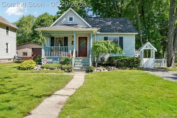 157 East, Oxford, MI 48371