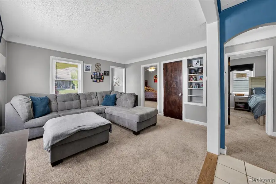 22410 Glen, Saint Clair Shores, MI 48080 - #3