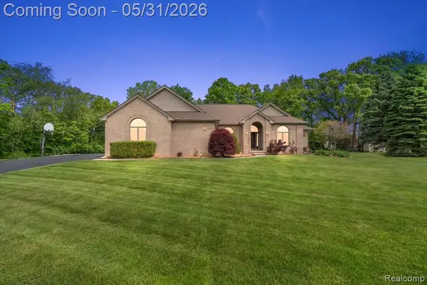 8533 Glen View, Howell, MI 48843