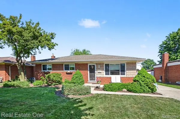 28460 Bradner, Warren, MI 48088