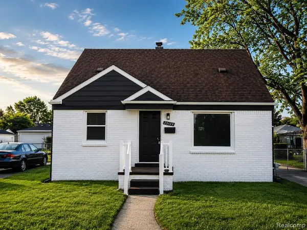 25123 Mackinac, Roseville, MI 48066