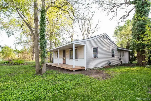 1946 Union Lake, Commerce Twp, MI 48382