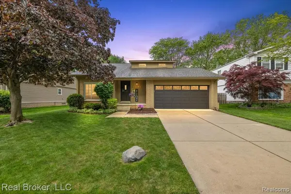 24765 Apple Crest, Novi, MI 48375