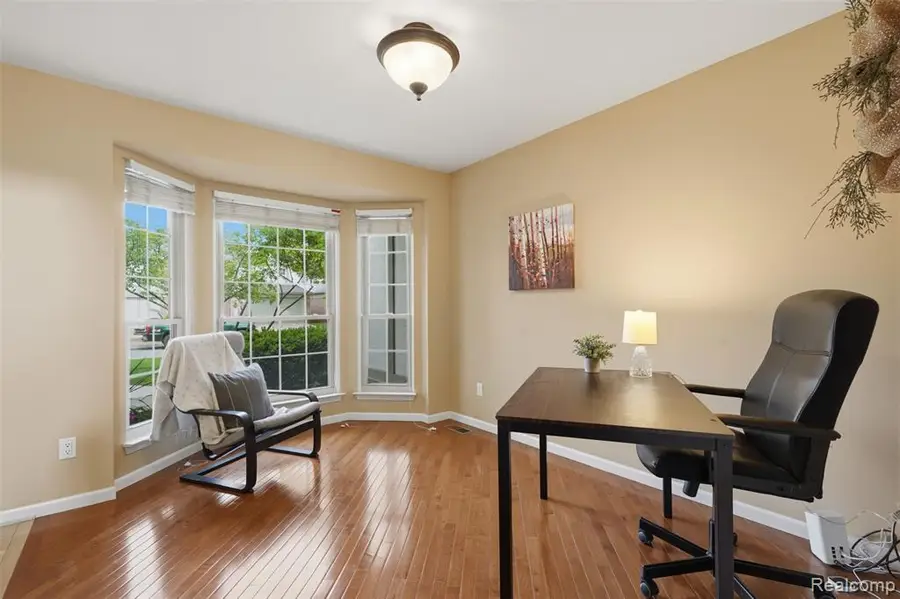 2216 Lone Wolf #138, Canton, MI 48188 - #3