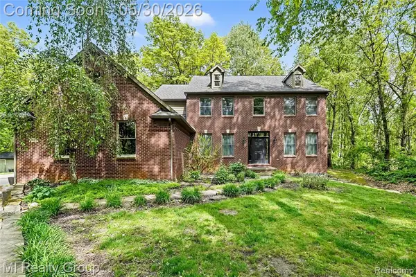 2215 High Meadows, Ortonville, MI 48462