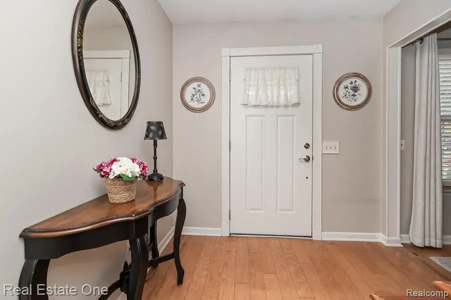40788 Executive, Sterling Heights, MI 48313 - #2