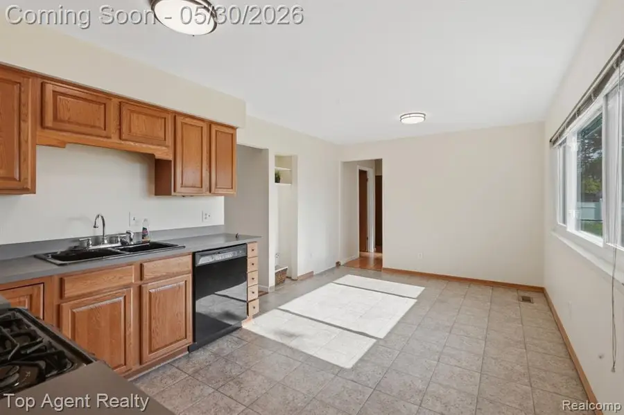 26268 Patricia, Warren, MI 48091 - #3