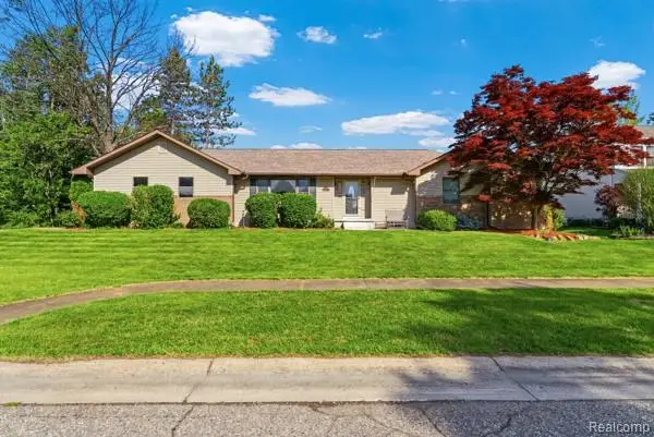 14545 Blue Heron, Fenton, MI 48430