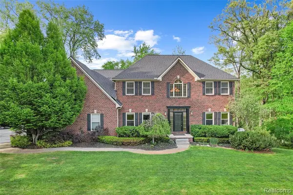 10099 Fernbrooke, Brighton, MI 48116