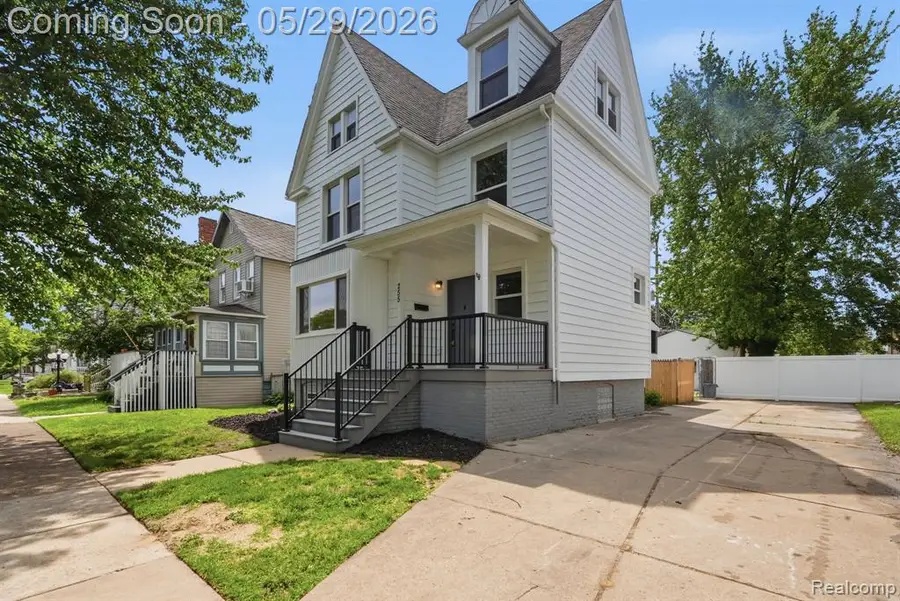 255 Poplar, Wyandotte, MI 48192 - #2