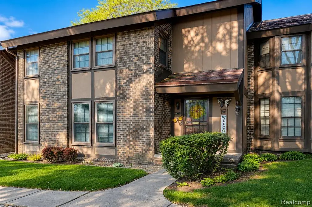 25215 Greenbrooke, Southfield, MI 48033 - #1