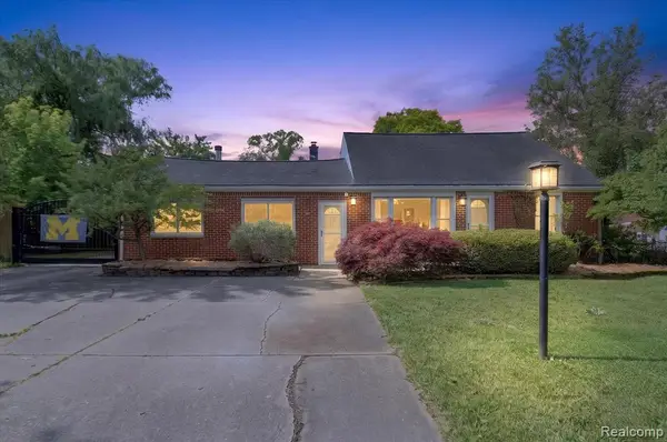 962 Sylvanwood, Troy, MI 48085