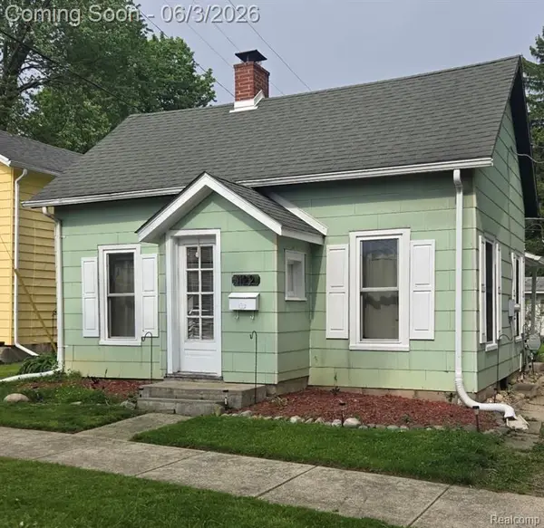 1122 N Madison, Lapeer, MI 48446