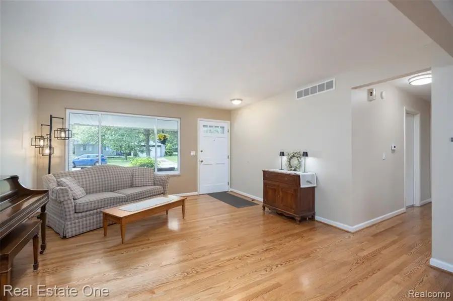 5150 Dayton, Troy, MI 48085 - #2