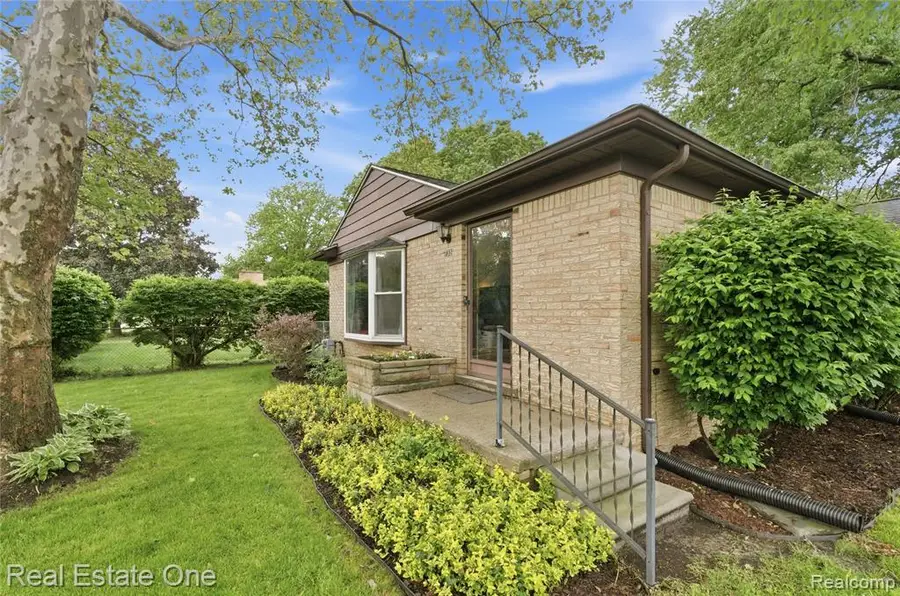 733 S Webik, Clawson, MI 48017 - #3