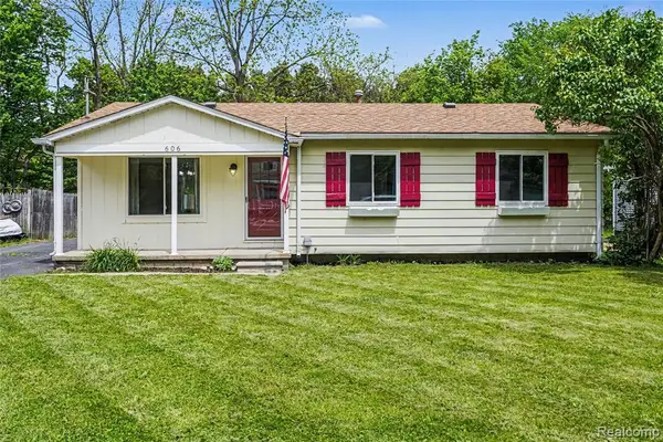 606 Hickory, Fenton, MI 48430