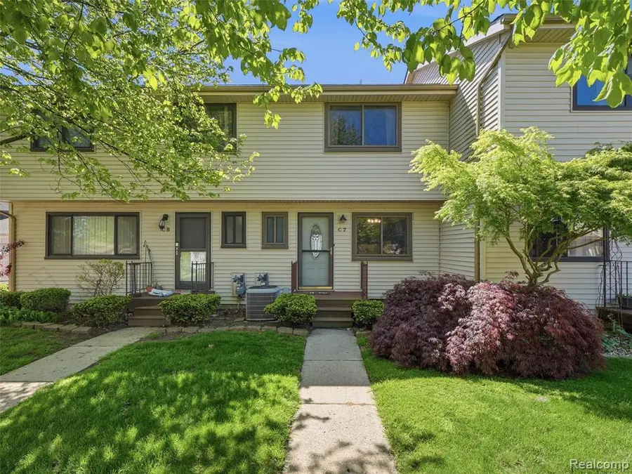 50656 Jefferson #C7, New Baltimore, MI 48047 - #2