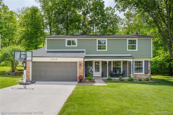 1069 Grace, Northville, MI 48167
