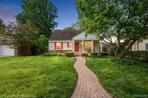 2371 Allard, Grosse Pointe Woods, MI 48236