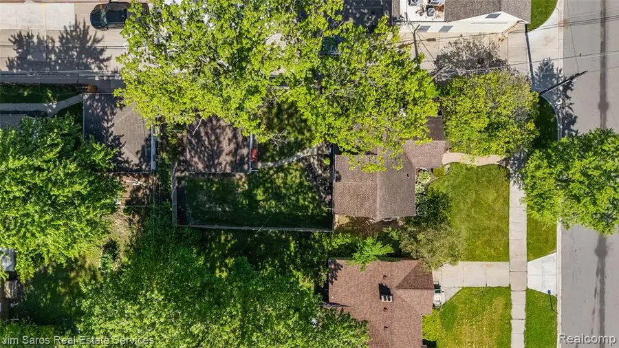 2371 Allard, Grosse Pointe Woods, MI 48236 - #2