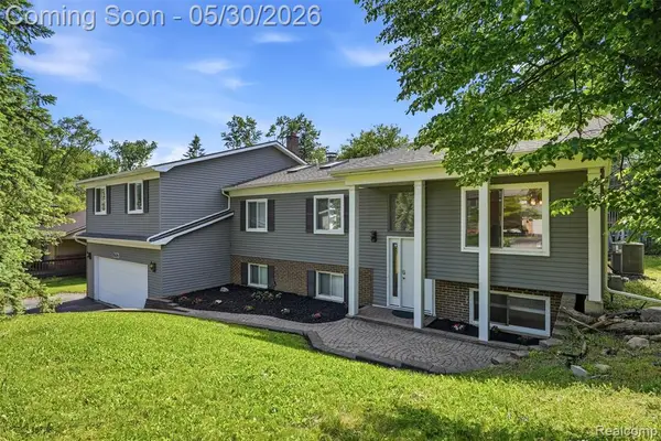 5620 Eastman, West Bloomfield, MI 48323