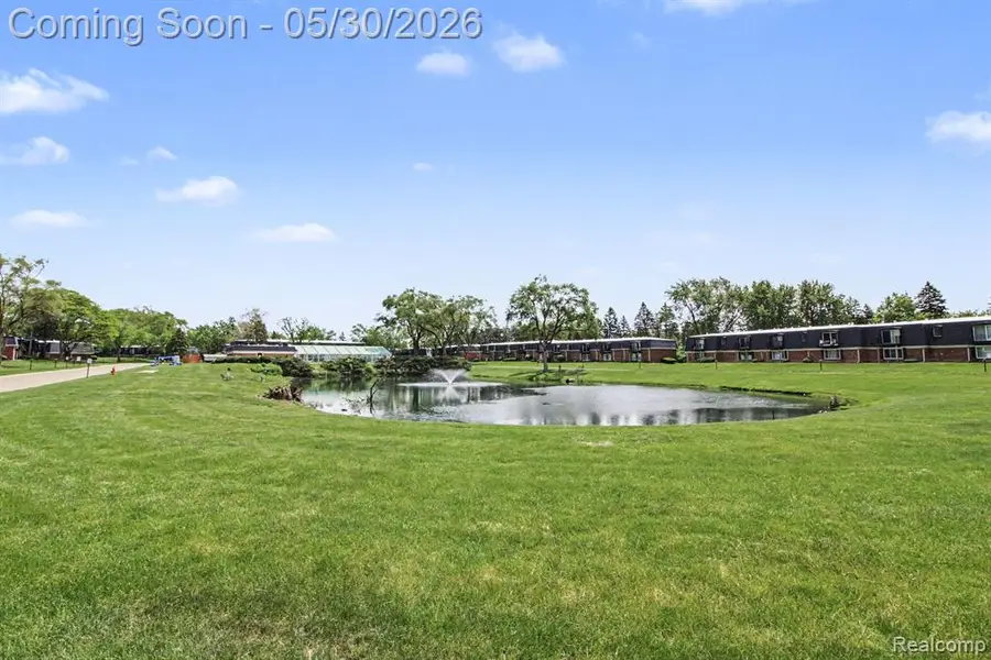 1880 Colonial Village, Waterford, MI 48328 - #3