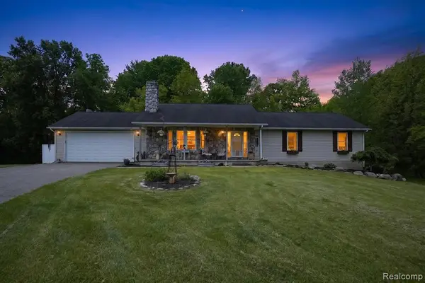 9565 Crofoot, Fowlerville, MI 48836