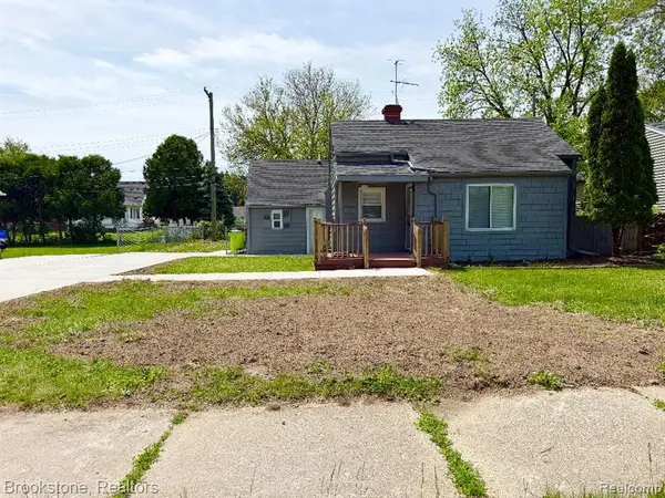 18374 Mesle, Roseville, MI 48066