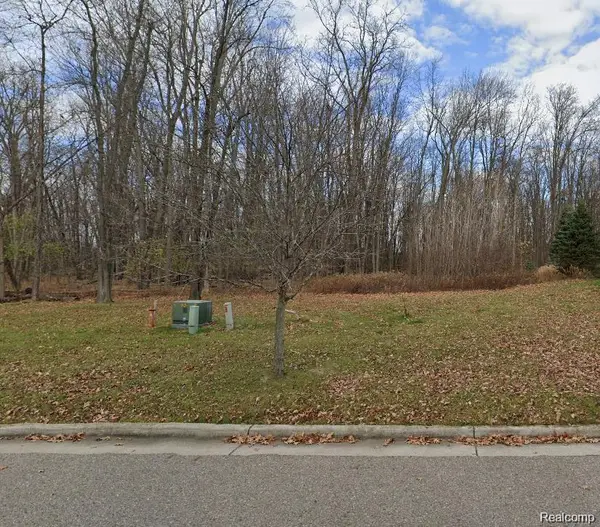 Unit 52 Edgewood, Grand Blanc, MI 48439