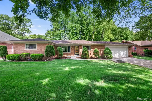 38230 Chartier, Harrison Twp, MI 48045
