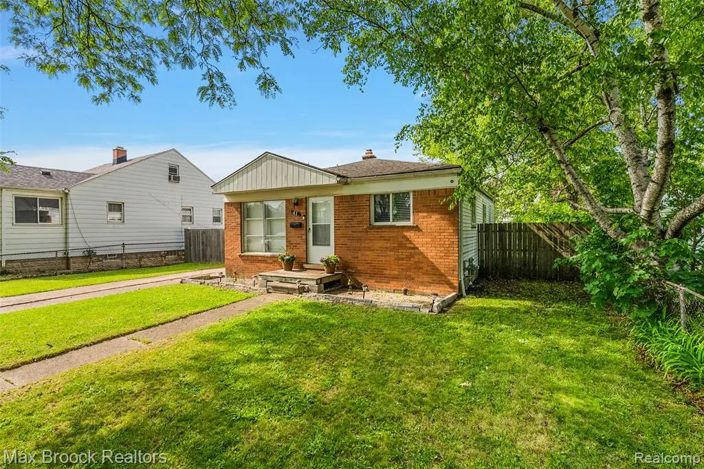 41 E Madge, Hazel Park, MI 48030 - #1