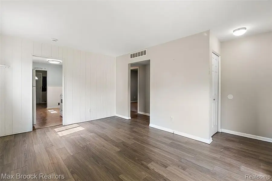 41 E Madge, Hazel Park, MI 48030 - #3