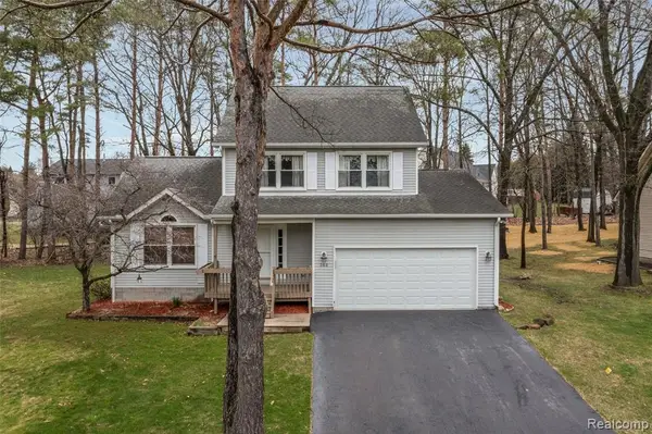 360 Arbor Pine, Ortonville, MI 48462