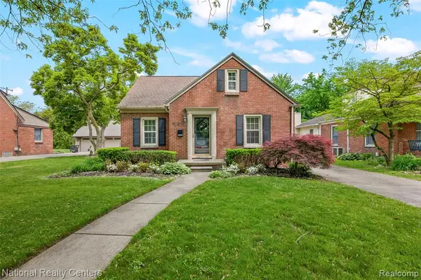 9924 Arden, Livonia, MI 48150